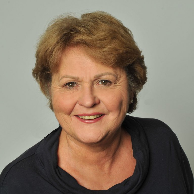 Pia Schmidt