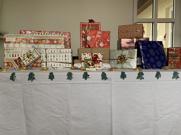 Geschenke in der Reihe
