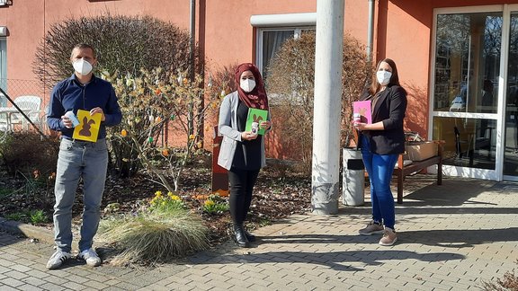 Marco Schneider (Pflegedienstleitung Seniorenwohnanlage Mainpark), Mezkin Hussein (Interkulturelle Frauengruppe im Familientreff) und Vanessa Druse-Baum (Jugendmigrationsdienst der Geschwister-Gummi-Stiftung)